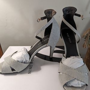 Nine West NEW women's shoes size 6 snakeskin pattern